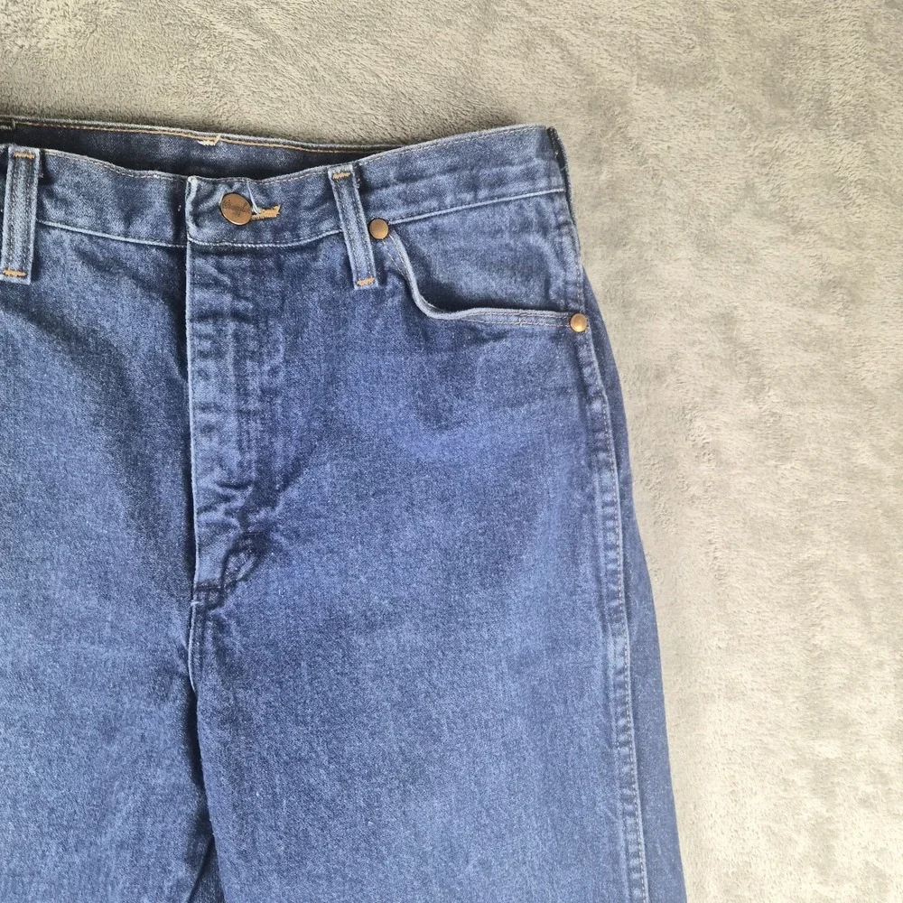 Vintage Wrangler Jeans Mens 32x34 Blue Denim 100% Cotton Western Cowboy Made USA